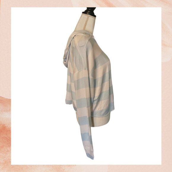 Colsie Light Blue & White Striped Cropped Hoodie Sweatshirt - Picture 3 of 4